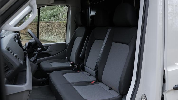 Volkswagen CRAFTER CR35 LWB DIESEL FWD 2.0 TDI 140PS Commerce ETG Dropside Auto